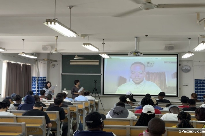 3.校友李健分享_副本.jpg